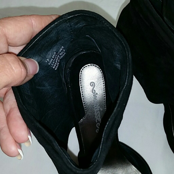 Suede Shoes - Picture 3 of 7